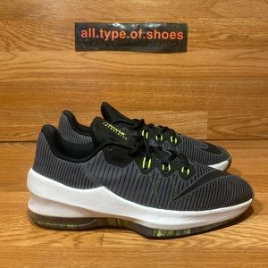 NIKE Air Max Infuriate Il green & Black Size 6